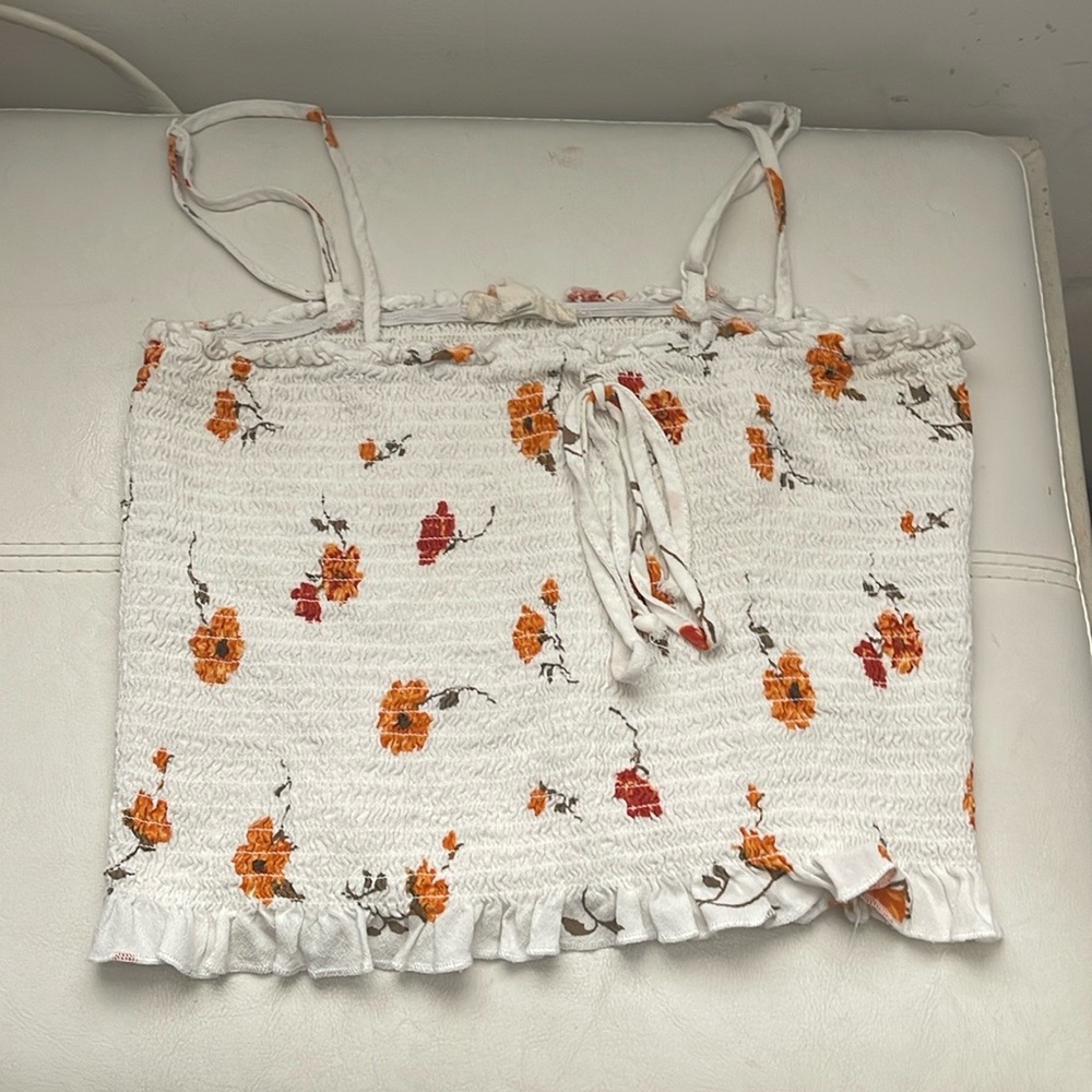 Pacsun cropped floral top. WHITE & YELLOW